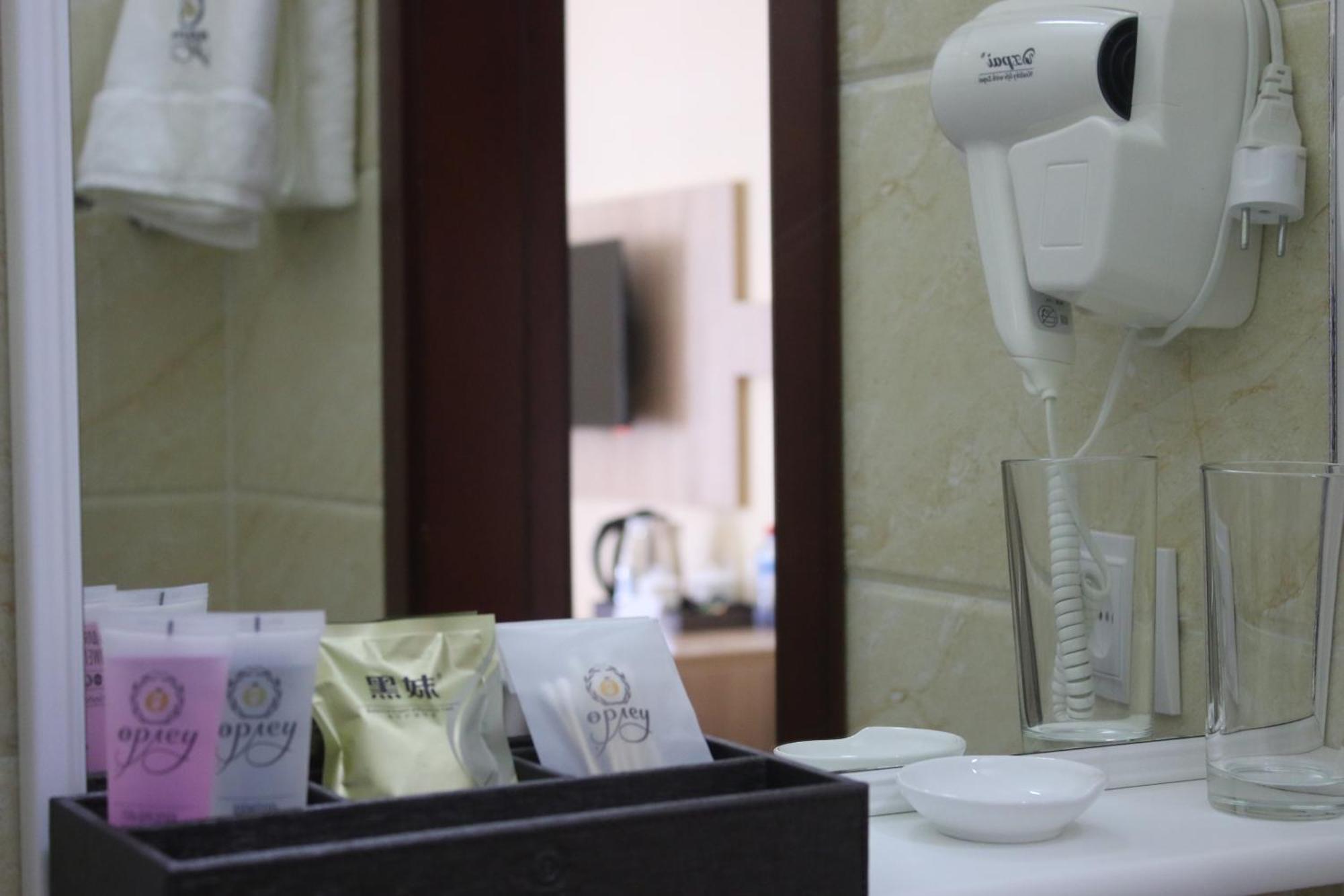 Park Hotel Al Bustan Shymkent Exterior foto