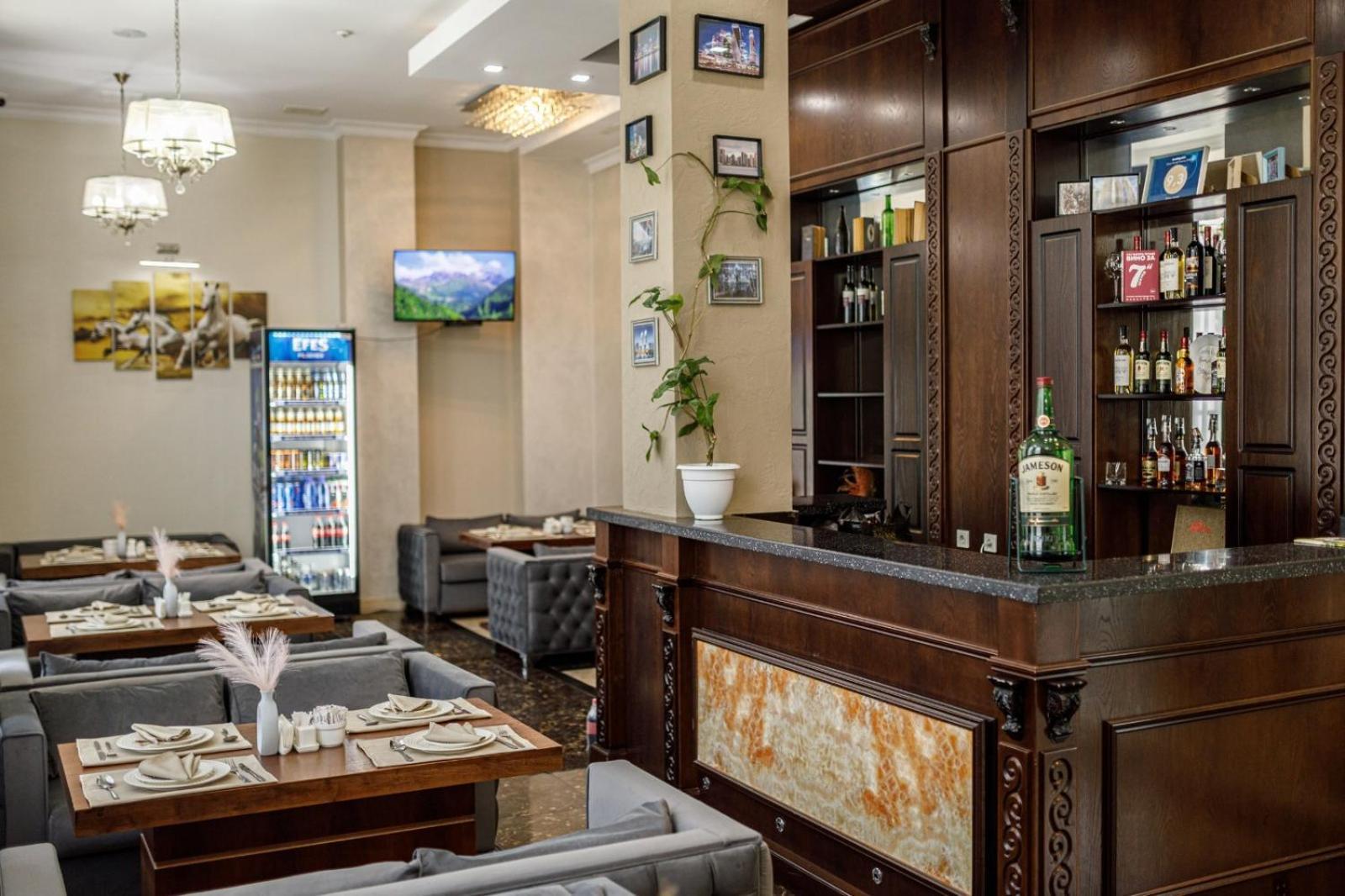 Park Hotel Al Bustan Shymkent Exterior foto