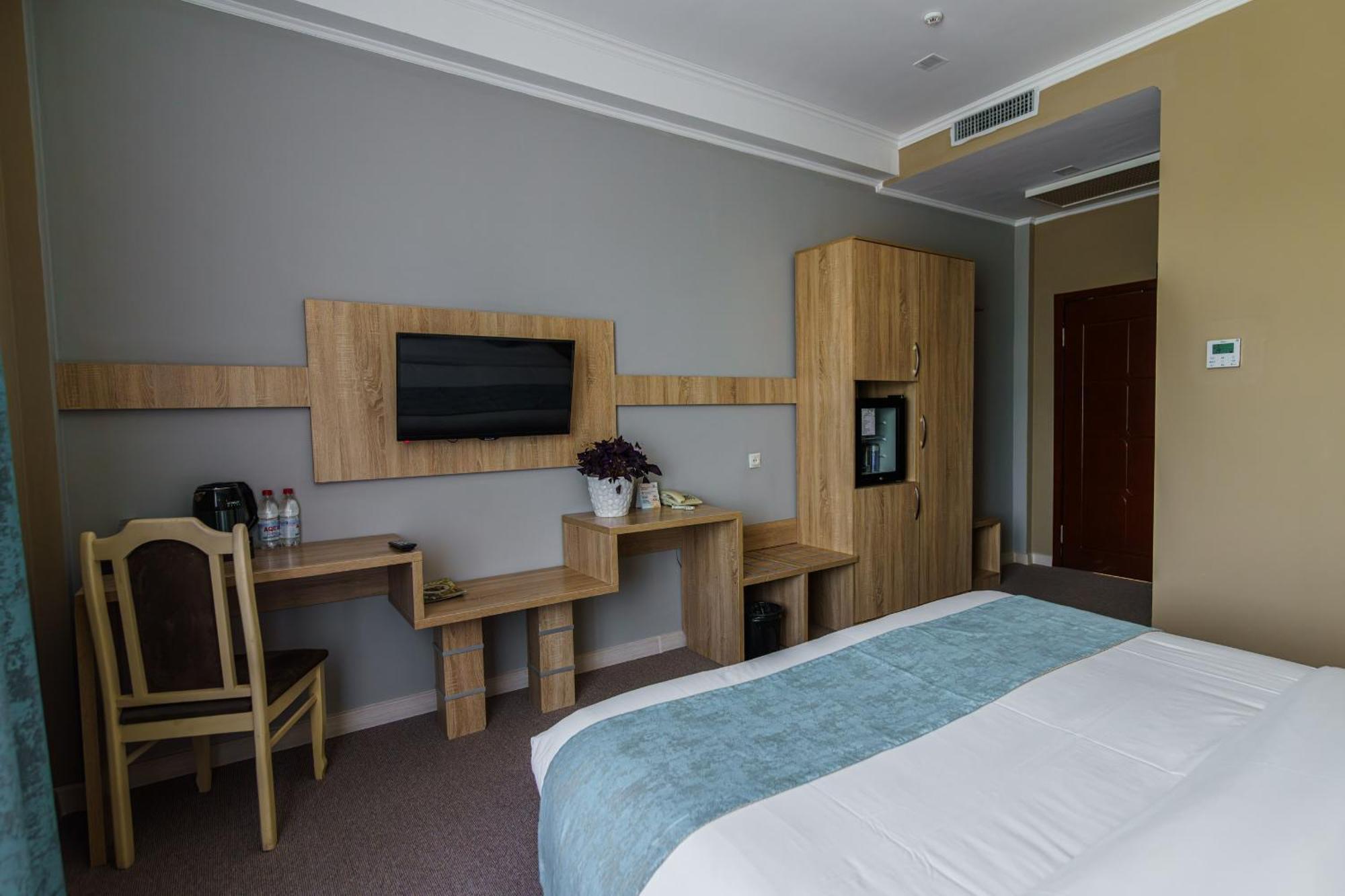Park Hotel Al Bustan Shymkent Exterior foto