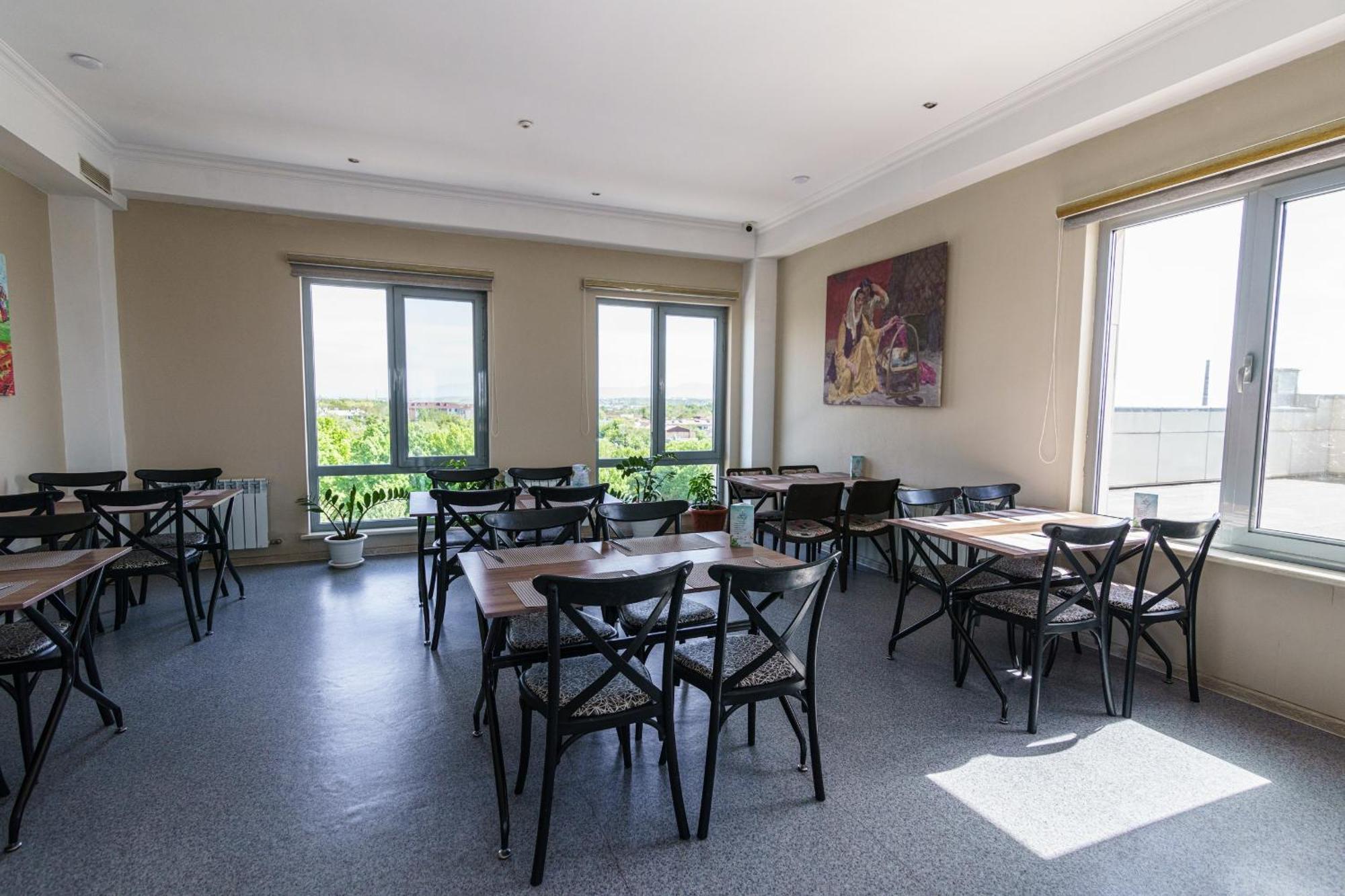 Park Hotel Al Bustan Shymkent Exterior foto