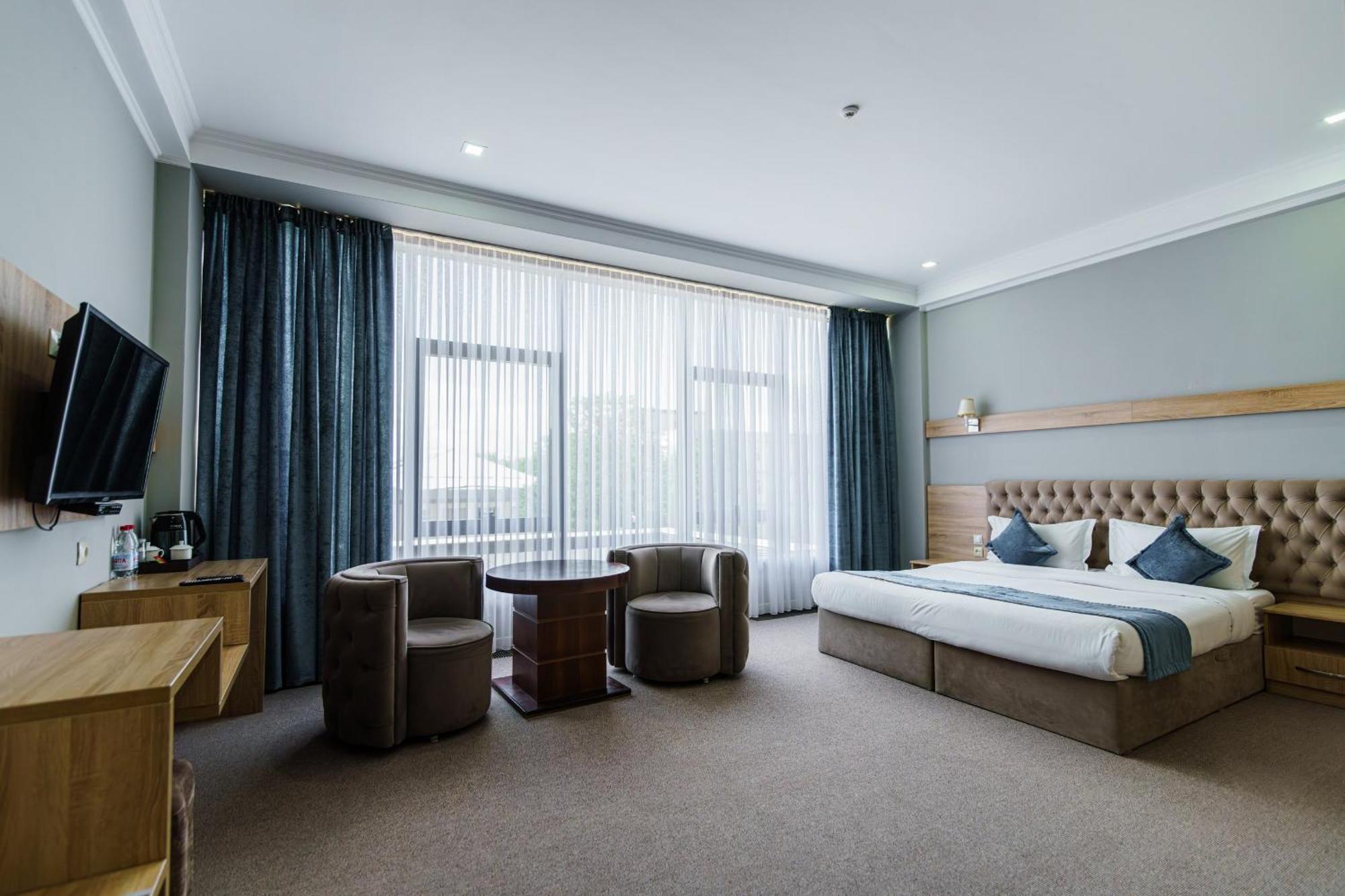 Park Hotel Al Bustan Shymkent Exterior foto