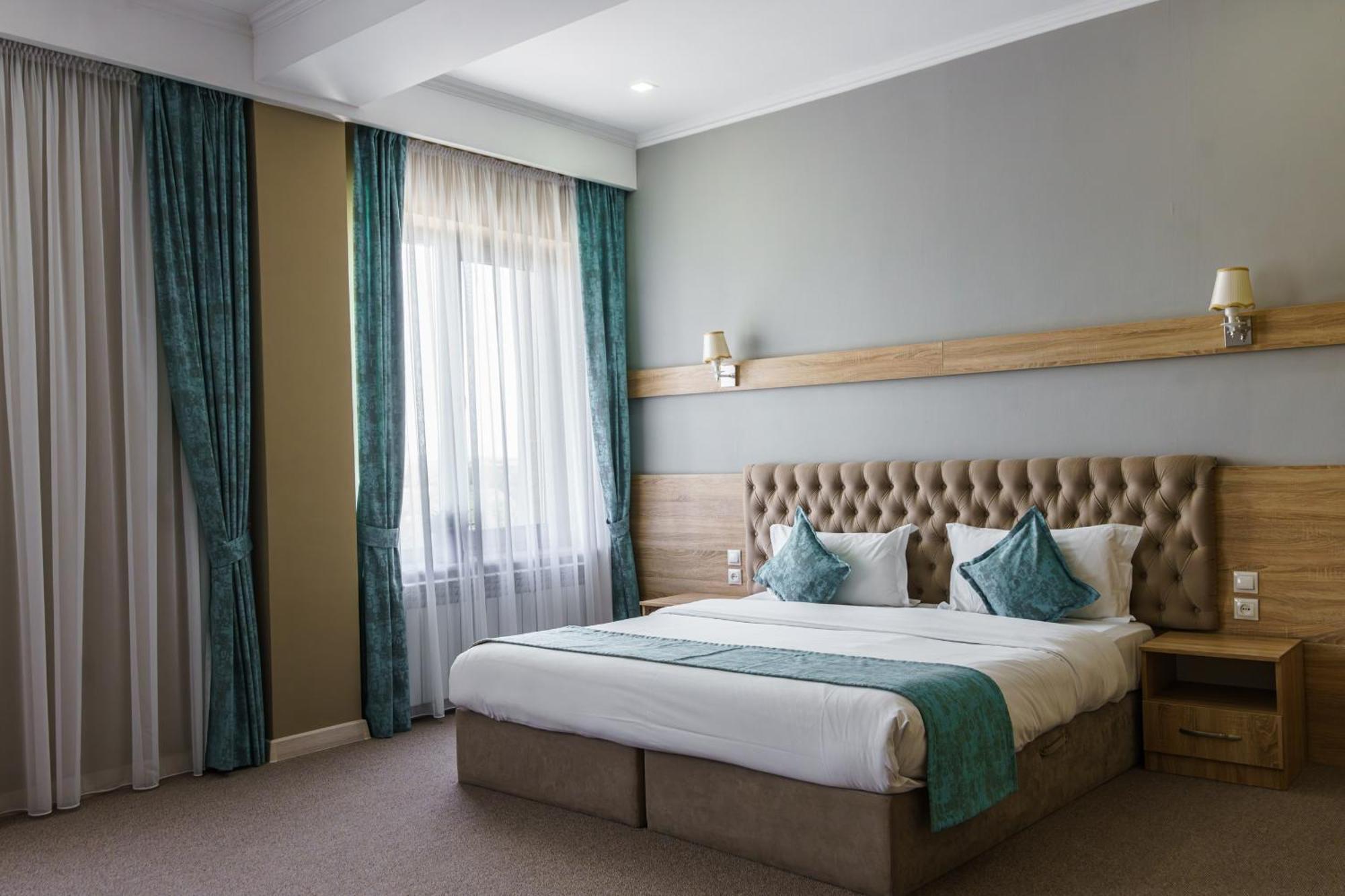 Park Hotel Al Bustan Shymkent Exterior foto